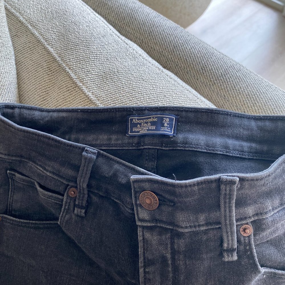 Abercrombie & Fitch Simone High Rise Ankle Jeans